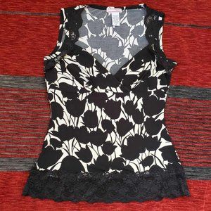 Vol. 1 Sexy, Lacy Top  🤍🖤🤍